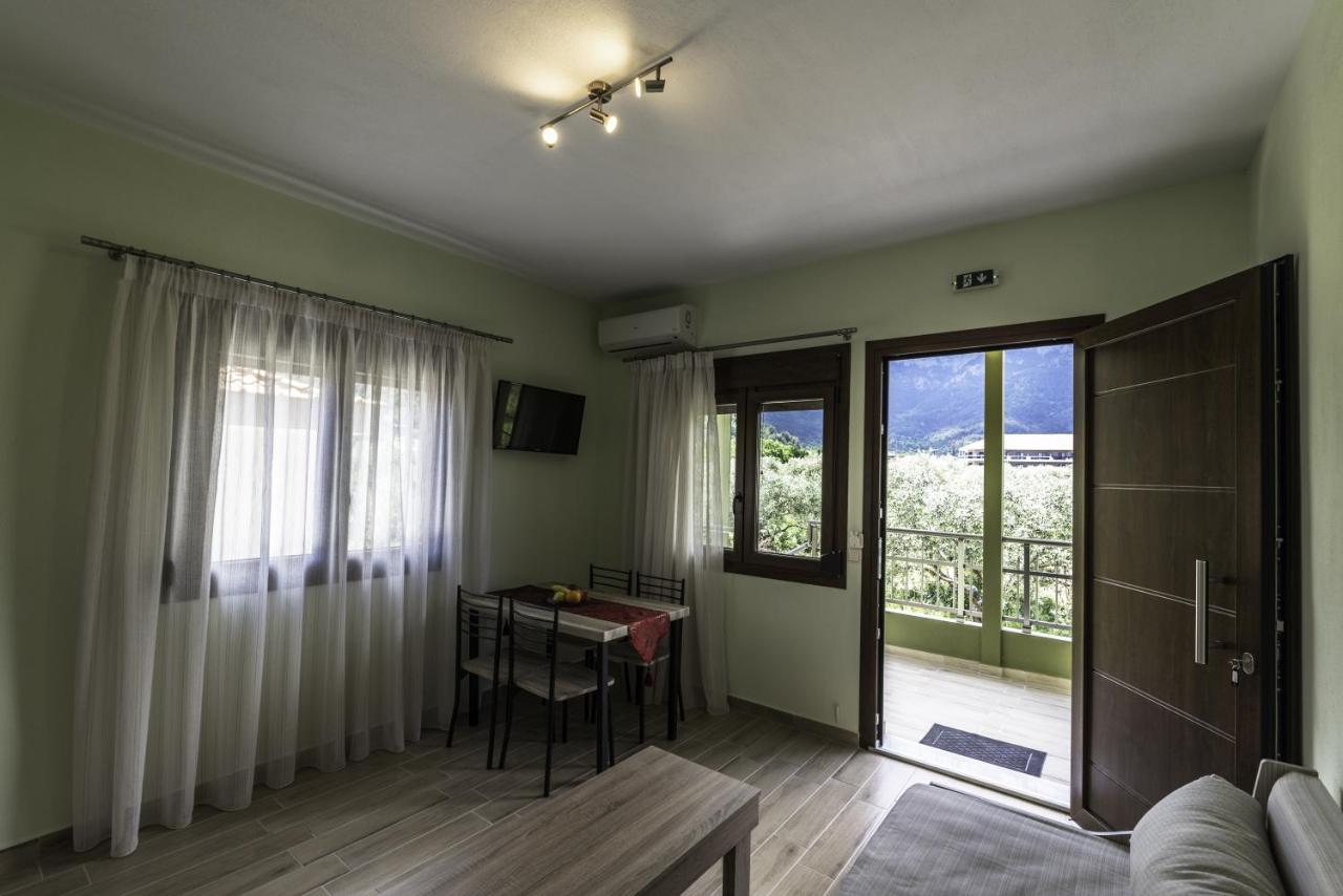 סקאלה פוטאמיאס Albatros Apartments מראה חיצוני תמונה